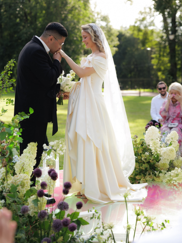 Судьба, искра и волшебный замок: наша история любви