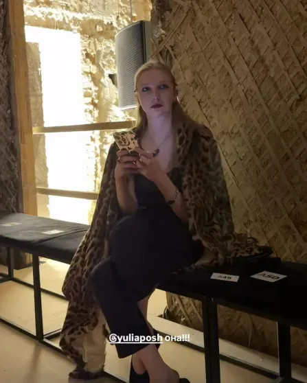 Пробка из "Роллс-Ройсов", Ксения Собчак и Светлана Бондарчук среди гостей и топ-модели на подиуме: вся светская Москва на показе Александра Терехова