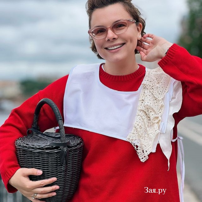 Татьяна Брухунова ответила на обвинения в том, что она носит бабушкины наряды (видео)