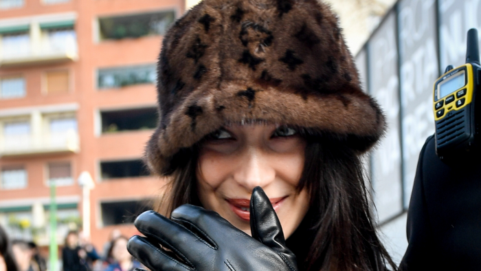 Мама, где моя панама: стилист назвала 3 трендовых головных убора осени