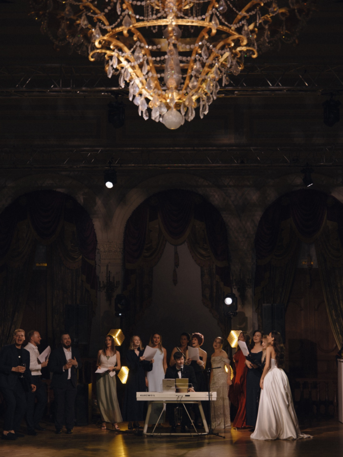 Трогательная церемония в ЗАГСе, караоке под аккомпанемент рояля и танцевальная битва в завершение вечера - свадьба пары из Санкт Петербурга