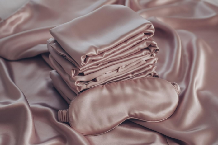Как ухаживать за шелковыми вещами, чтобы их не испортить?