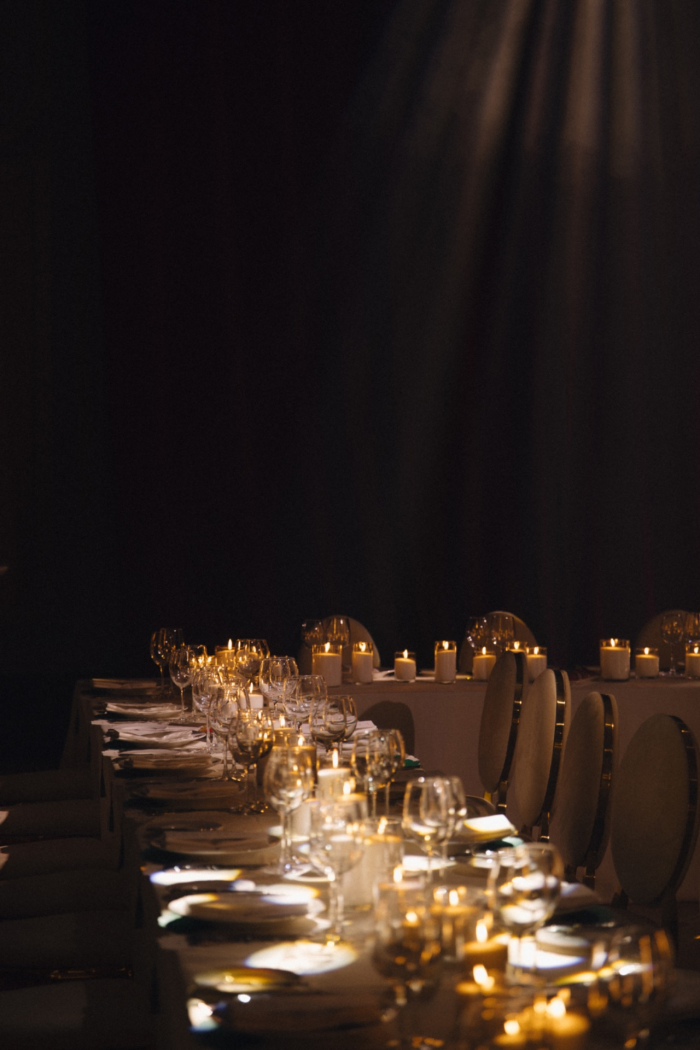 Трогательная церемония в ЗАГСе, караоке под аккомпанемент рояля и танцевальная битва в завершение вечера - свадьба пары из Санкт Петербурга