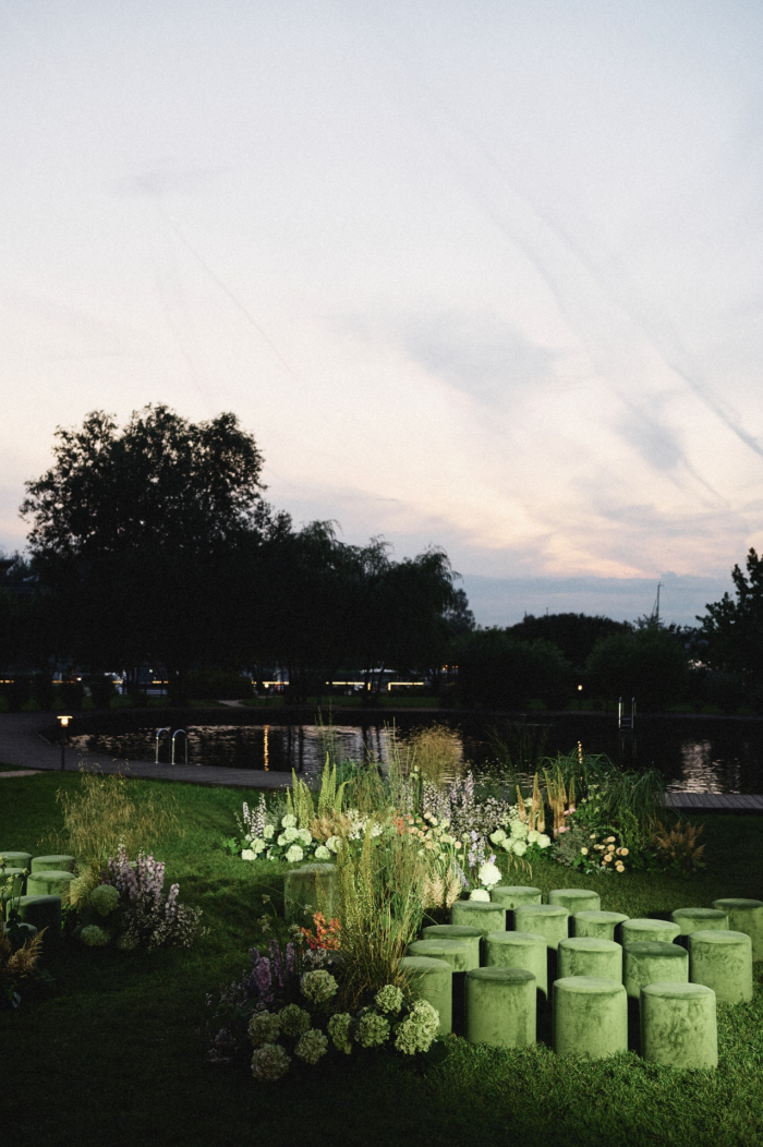 Церемония у воды, клятвы в формате импровизации и зажигательный диджей-сет - свадьба пары из Москвы в яхт-клубе Sky River