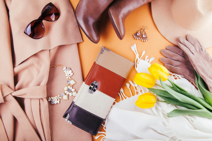 Какие аксессуары выдают возраст женщины — многие носят и не замечают