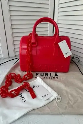 Модные женские сумки на зиму 2026 года: трендовые модели с фото, цвета, материалы и принты