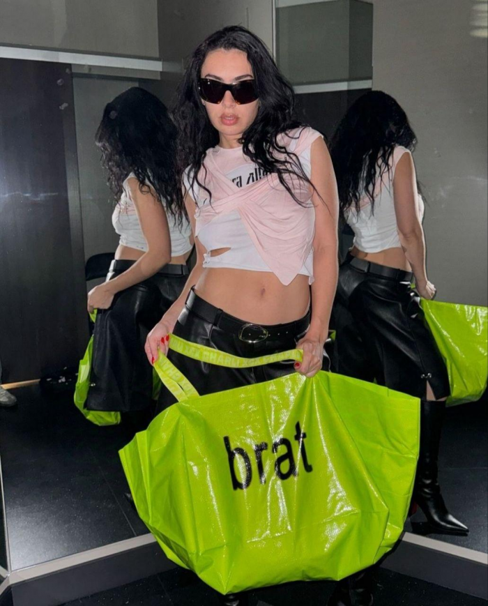 Что значит «brat» и при чем тут британская певица Charli XCX