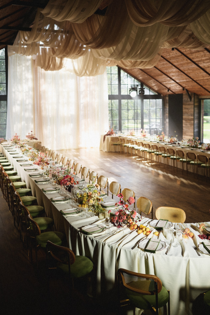 Церемония у воды, клятвы в формате импровизации и зажигательный диджей-сет - свадьба пары из Москвы в яхт-клубе Sky River