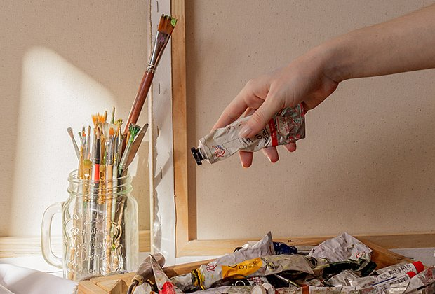 Что подарить парню на Новый год — 2026: 40+ идей