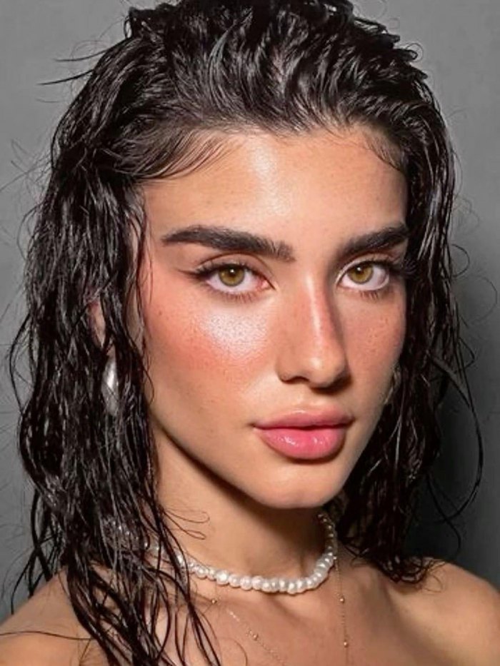 Макияж на Новый год 2026: как выглядеть роскошно в год Лошади