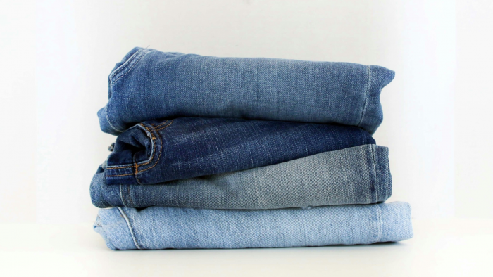 Деним на века: как выбрать идеальные джинсы