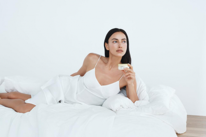 Ирина Шейк снялась в новом кампейне южнокорейского косметического бренда