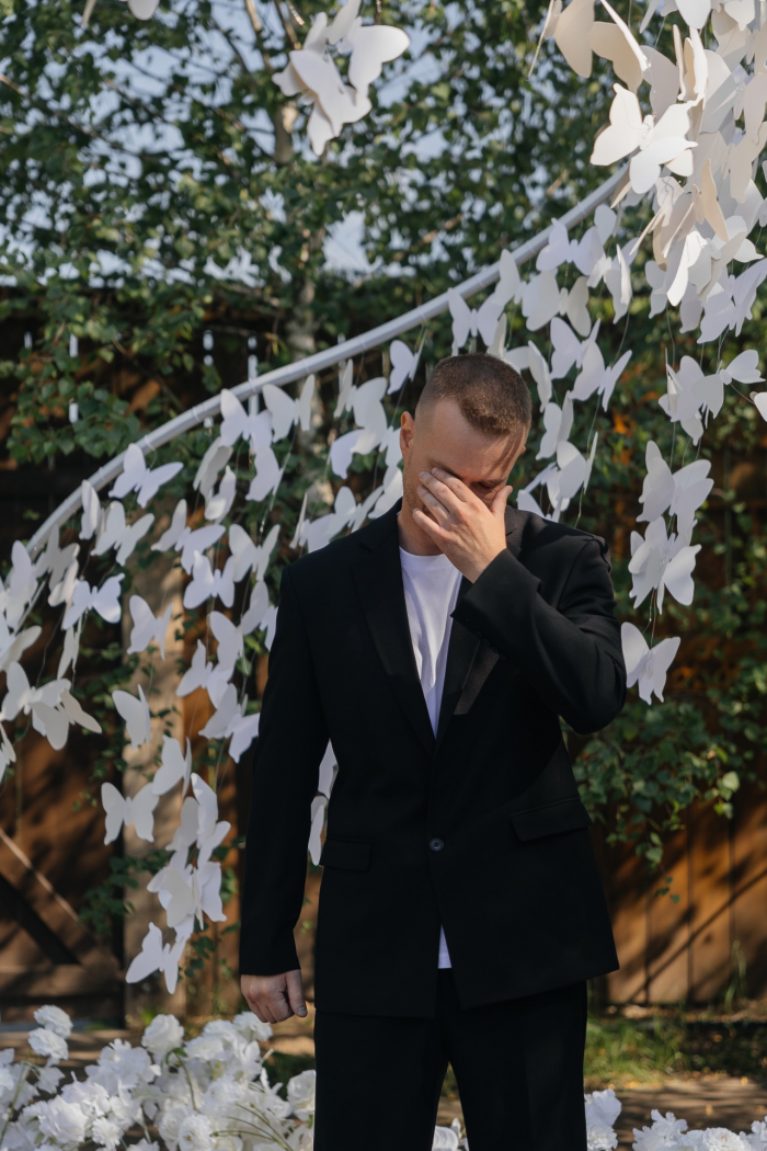 Живые бабочки на церемонии и дебют невесты в роли диджея в финале вечера - свадьба пары из Рязани в КСК История