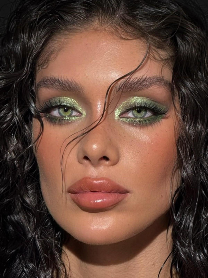 Макияж на Новый год 2026: как выглядеть роскошно в год Лошади