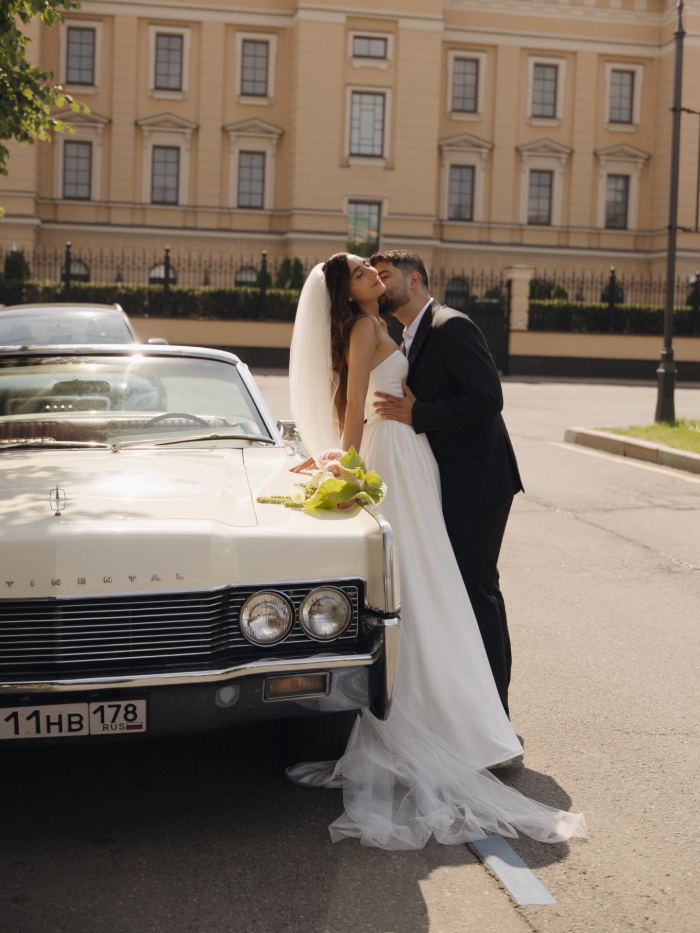 Трогательная церемония в ЗАГСе, караоке под аккомпанемент рояля и танцевальная битва в завершение вечера - свадьба пары из Санкт Петербурга