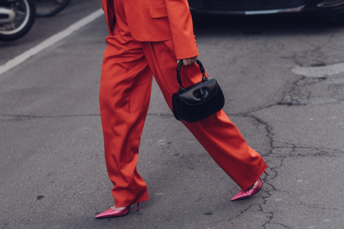 Россиянам назвали самые подходящие оттенки в одежде для встречи Нового года