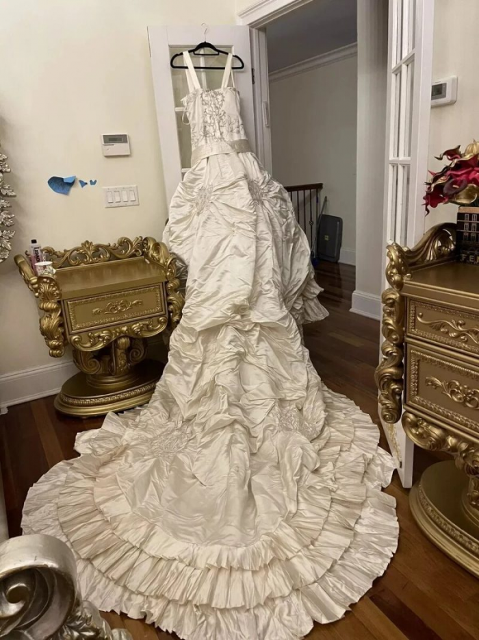 «Ей уже за 50, а морщин нет»: почему Мелании Трамп не верят, что она не делала пластику и как она выглядела на свадьбе в 28