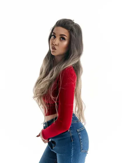 "Я устала от внутреннего конфликта". 18-летняя дочь-"бунтарка" Натальи Ионовой кардинально сменила имидж