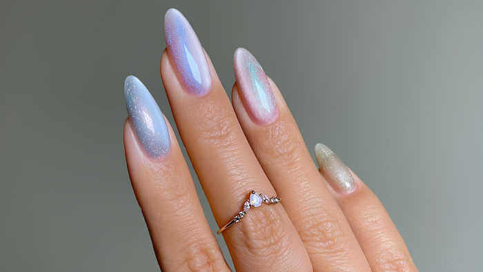 Moonstone nails — самый модный нейл-дизайн зимы