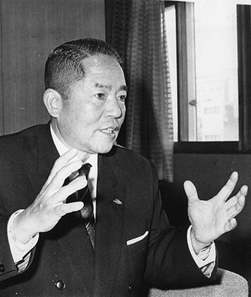 Что кроется за аббревиатурой «YKK», которую можно увидеть на любой молнии