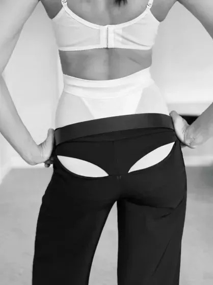 Ирина Шейк вышла в свет в бюстгальтере и брюках-белье