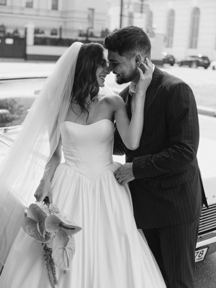 Трогательная церемония в ЗАГСе, караоке под аккомпанемент рояля и танцевальная битва в завершение вечера - свадьба пары из Санкт Петербурга