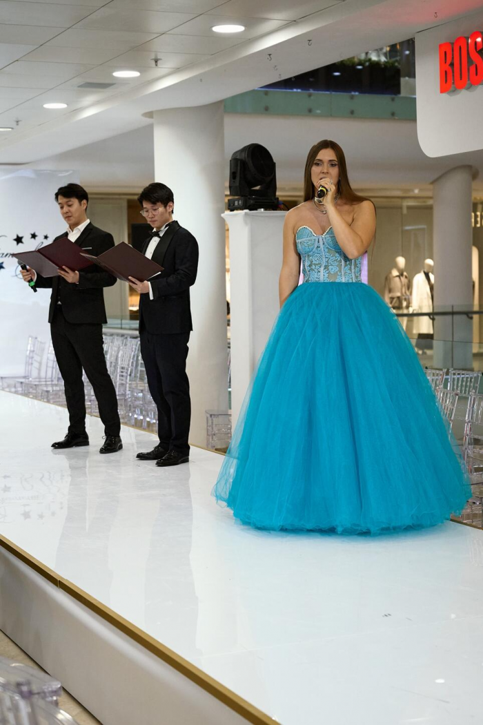 Праздничный вечер, посвященный 27-й годовщине со дня открытия, прошел в столичном торговом центре