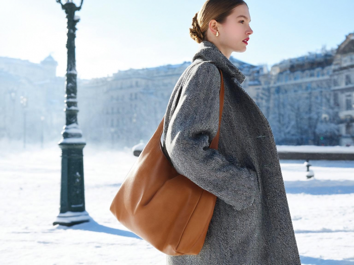 Модницам без нее не обойтись: эта сумка нужна каждой стильной женщине зимой 2026