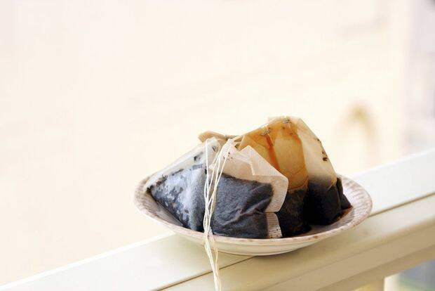 Для чего не выбрасывают чайный пакетик, а оставляют его в раковине, и как он решит одну пренеприятную проблему