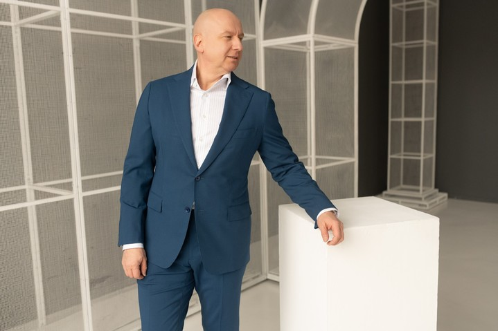 С чем носить мужской костюм: стильные сочетания и актуальные тренды