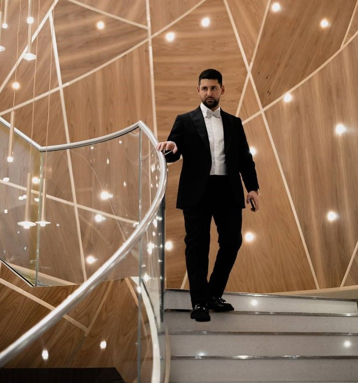 С чем носить мужской костюм: стильные сочетания и актуальные тренды  